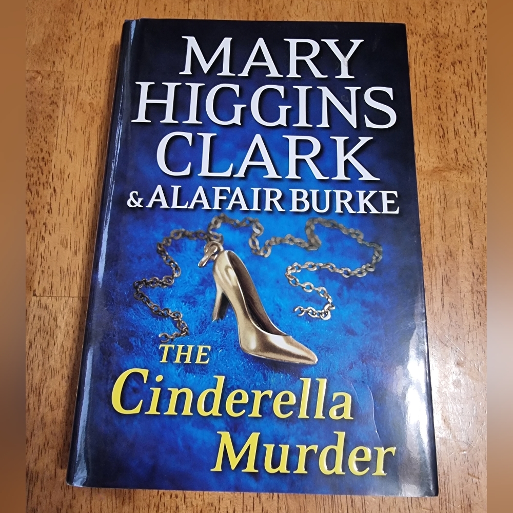 🌟2/$30 Sale!Mix & Match🌟 Mary Higgins Clark The Cinderella Murder Book